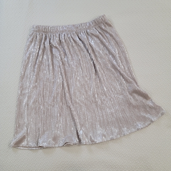 Leota Elegant Champagne Shimmer Skirt Size Medium Midi Micro Pleats Flowy - Picture 4 of 14